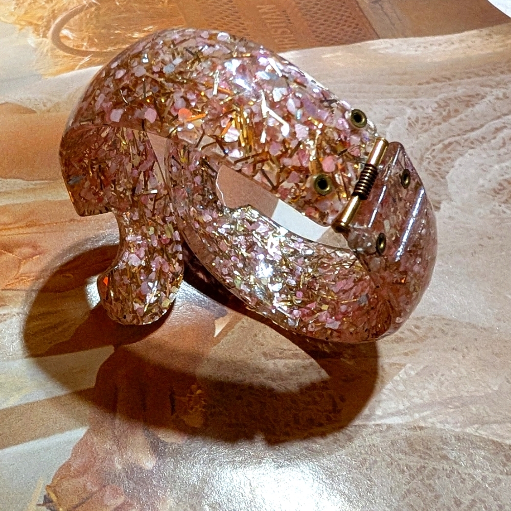 Vintage PINK Confetti Lucite Clamper Bangle Bracelet 1960s MOD ✌️ - Picture 4 of 6